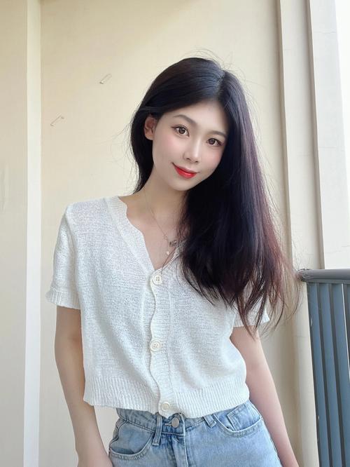 ootd白色的针织上衣